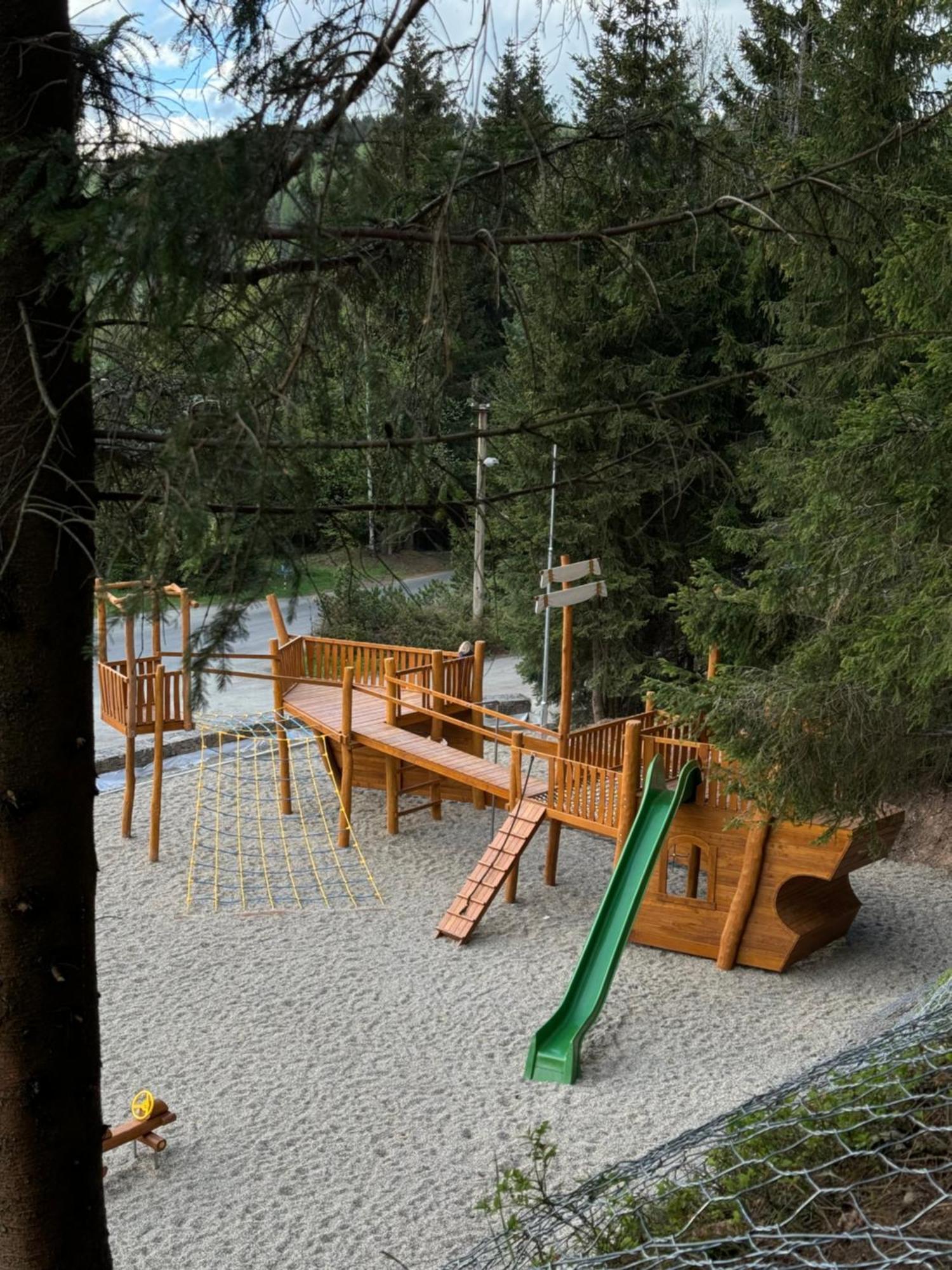 Flaje Apartmany Český Jiřetín Esterno foto